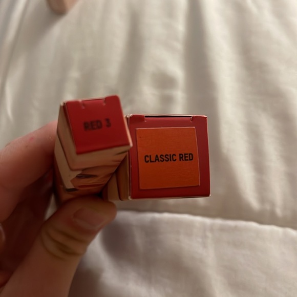 KWW BEAUTY lip liner and lipstick - Picture 2 of 3